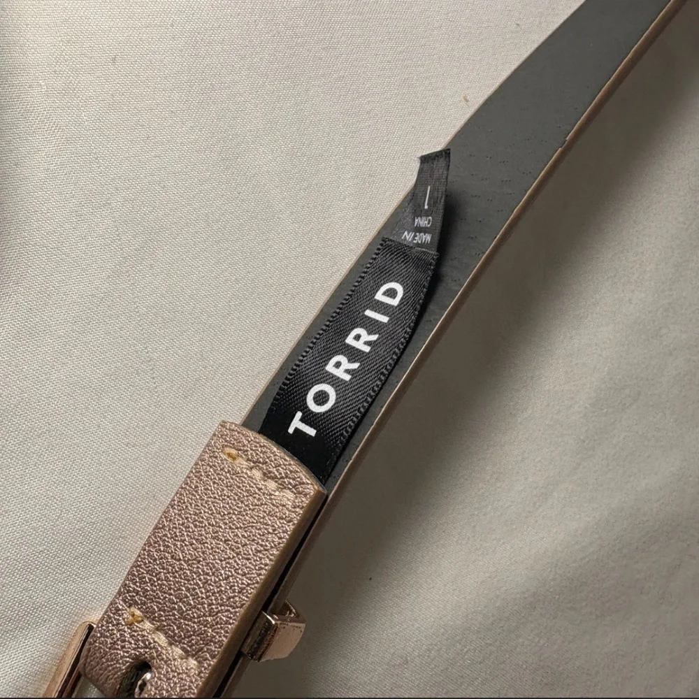 Torrid Belt Metallic 1 Size Gold Buckle 11419550 Womens faux leather